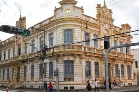 Licitação: Justiça suspende licitação da Educação em Feira de Santana; Prefeitura se pronuncia