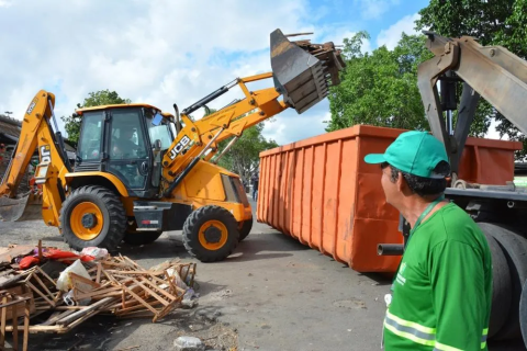 Feira de Santana: “Limpeza pública” Mais de 8 mil quilos de lixo e resíduos são retirados do Centro de Abastecimento em Feira