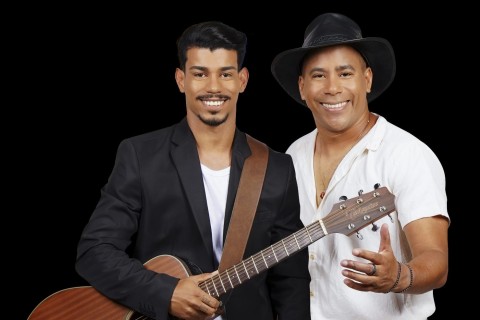 Dupla sertaneja Abel e Alê se apresenta em Camaçari e Cruz das Almas