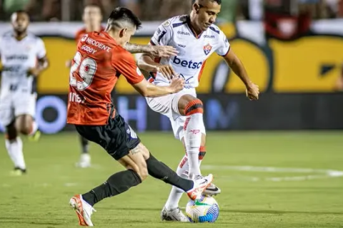 Esportes: “Brasileirão” 2024Vitória fica a um triz da zona de rebaixamento após derrota para o Atlético Paranaense neste domingo (30)